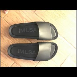 Mel by Melissa slides size 8